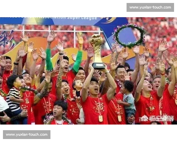 恒大迎战重庆焦点对决考验阵容深度与赛季整体走势变化与球迷期待